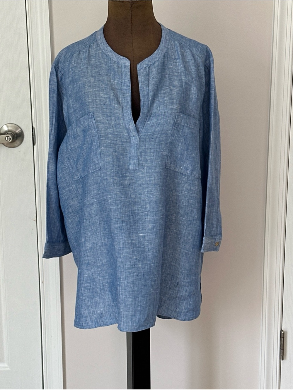 Chico’s women’s linen blouse /tunic Size 3